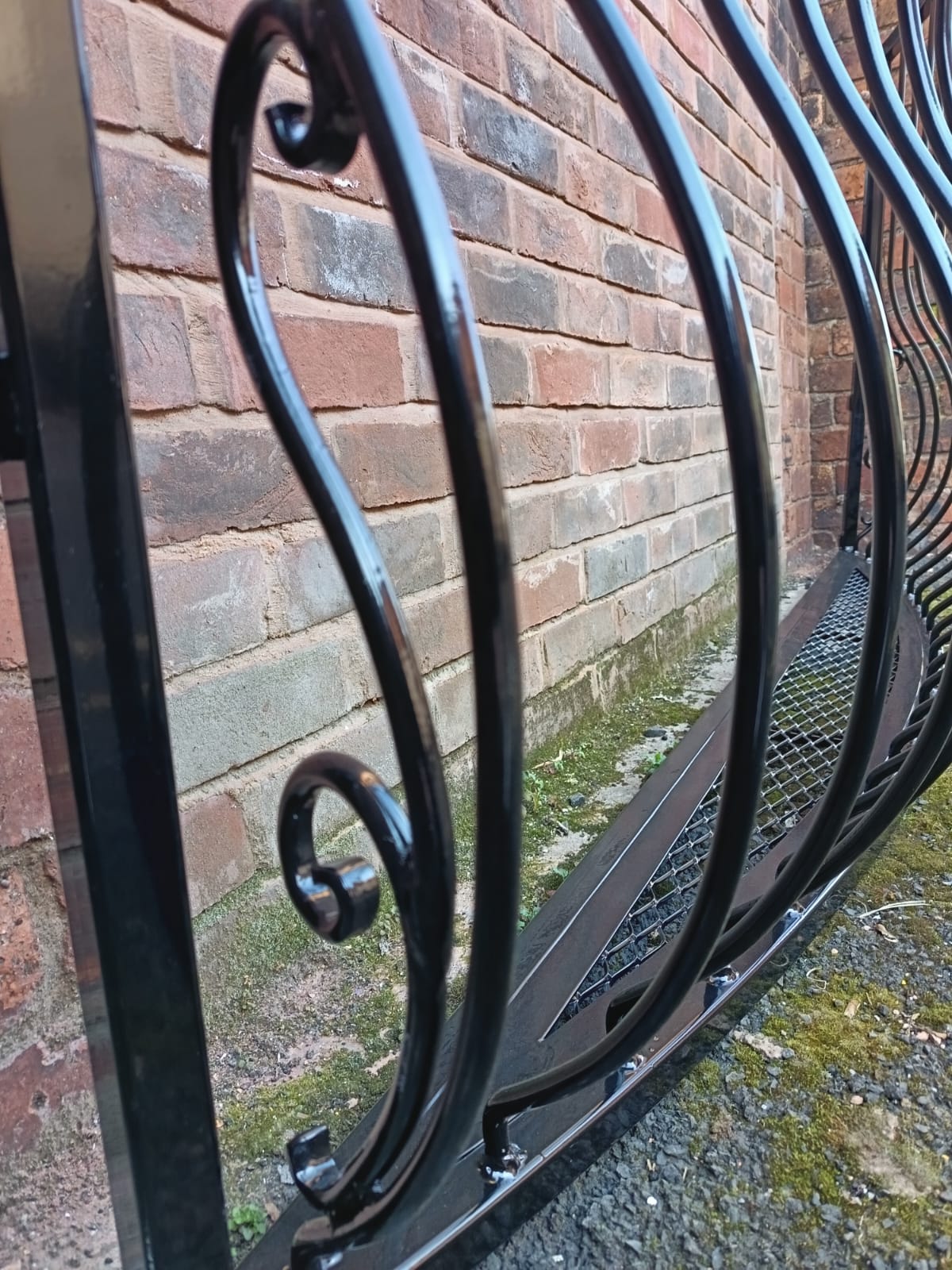 Bespoke Wrought Iron Juliet Balcony with Mesh Floor. 18