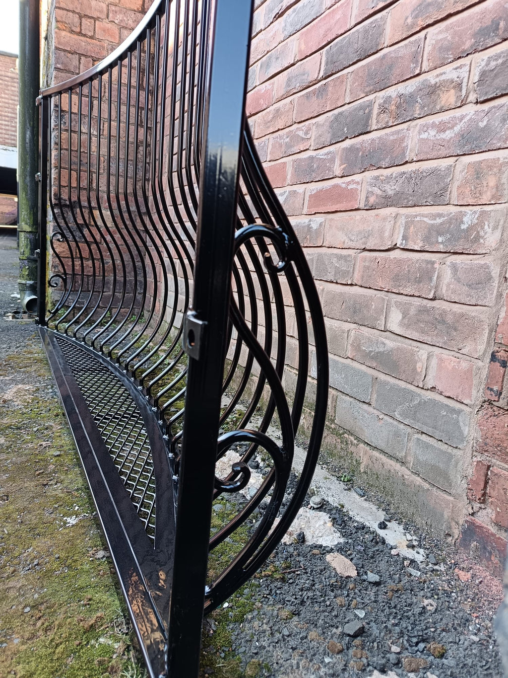Bespoke Wrought Iron Juliet Balcony with Mesh Floor. 18