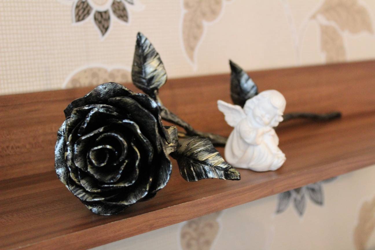 Hand forged metal wrought iron roses