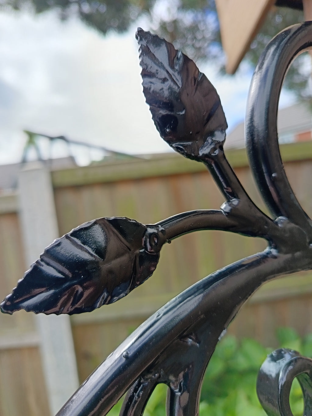 Metal Flower Pot Basket Hanger - Unique Garden decor. 84